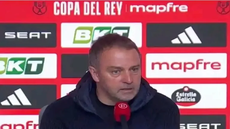 Hansi Flick, técnico del FC Barcelona, durante la rueda de prensa tras el partido de Copa del Rey ante el Atlético de Madrid.