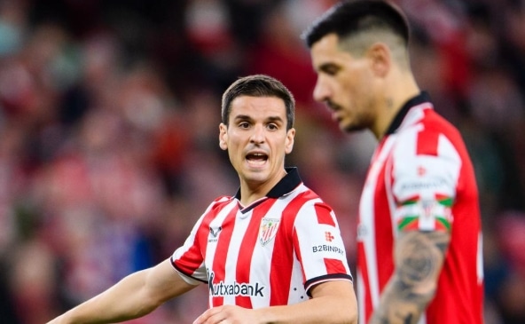Galarreta celebrando con gesto de liberación tras marcar el gol del empate en el derbi contra la Real Sociedad.