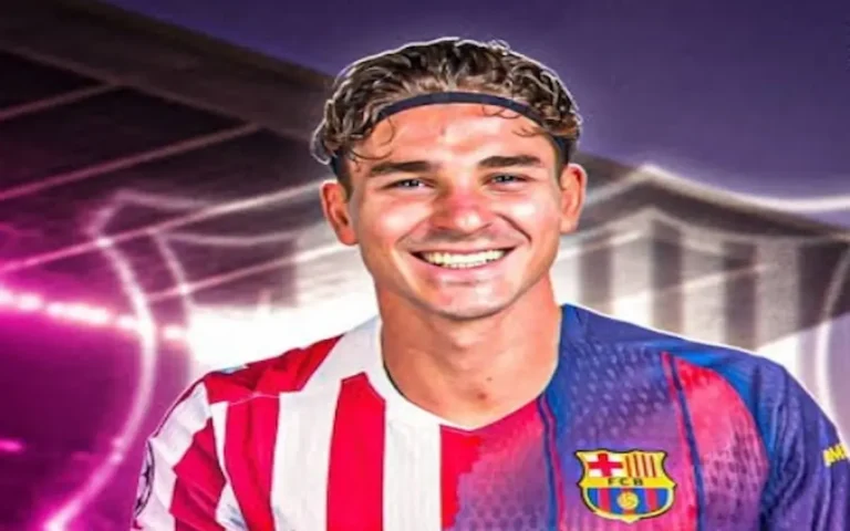 Montaje con Julián Álvarez con las camisetas del Atlético de Madrid y del FC Barcelona, reflejo del interés azulgrana por el delantero argentino.