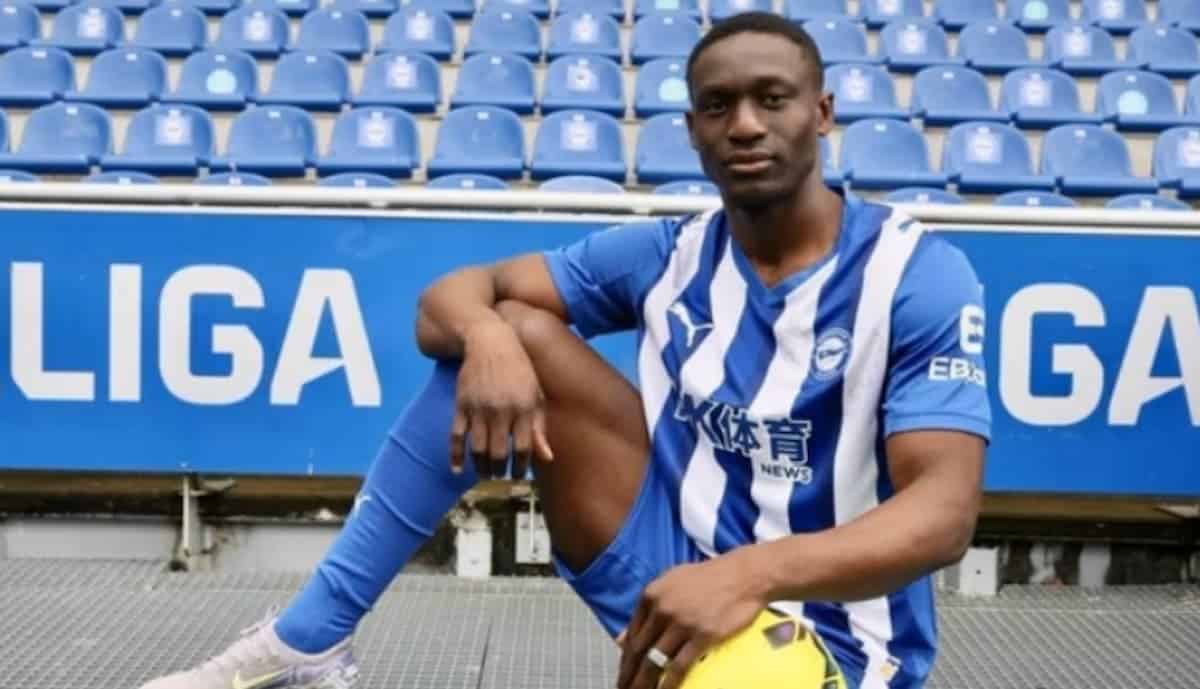 Victory Okorie, lateral izquierdo de 15 años del Deportivo Alavés e internacional con España sub-16, objetivo del Real Madrid y del Athletic Club para su cantera.