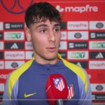 Rodrigo Mendoza durante una entrevista tras su debut oficial con el Atlético de Madrid.