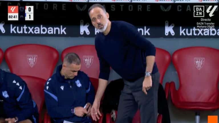 Lance del derbi vasco en San Mamés entre Athletic Club y Real Sociedad con el marcador reflejando el empate a uno.