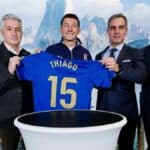 Thiago Fernández durante su presentación como futbolista del Real Oviedo, cedido por el Villarreal.
