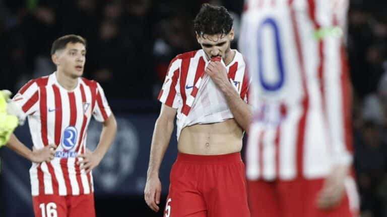 Johnny Cardoso durante un partido de liga, reflejando su etapa en el fútbol español antes de su posible traspaso.