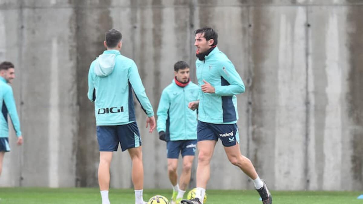 Jugadores del Athletic Club durante una sesión de entrenamiento en las instalaciones de Lezama