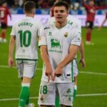 Peio Canales celebrando un gol con el Racing de Santander