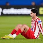 Johnny Cardoso en una de sus tantas lesiones con el Atlético. Hoy será baja ante el Betis