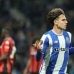 Gabri Veiga con la camiseta del Oporto durante un partido, objetivo del Atlético de Madrid en el mercado de invierno.