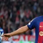 Montaje de Harry Kane con la camiseta del Barcelona, posible objetivo azulgrana para el verano de 2026.