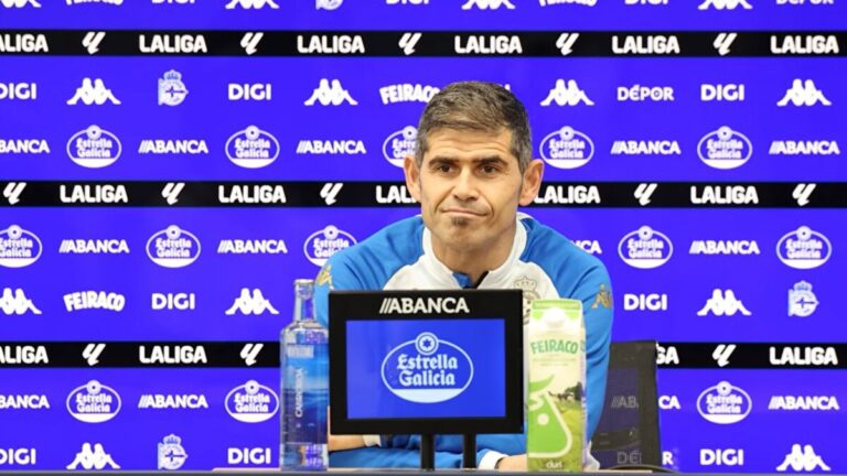 Antonio Hidalgo, entrenador del Deportivo de A Coruña, durante la rueda de prensa previa al partido ante el Eibar