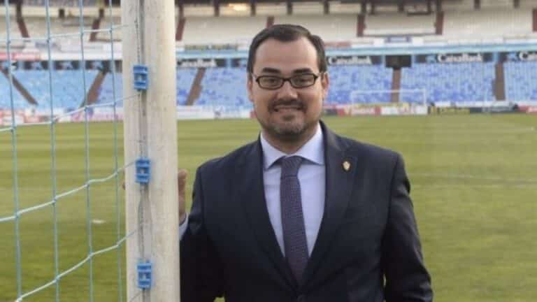 Miguel Mur tras su arribo a Huesca bajo la incroporación de 7 fichajes