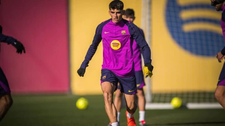 Gerard Martín, defensa del FC Barcelona, durante un entrenamiento bajo las órdenes de Hansi Flick.
