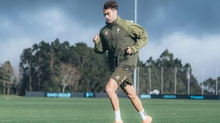 Álvaro Núñez entrenándose en la Ciudad Deportiva Afouteza del Celta de Vigo tras recibir el alta médica