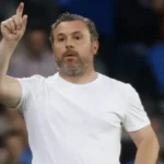 Sergio González dando instrucciones desde el banquillo como entrenador del Cádiz CF, club al que podría regresar para sustituir a Gaizka Garitano en el tramo decisivo de la temporada en LaLiga Hypermotion