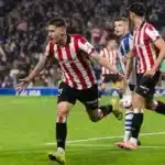 Robert Navarro celebrando un gol con la camiseta del Athletic Club durante la temporada 2025-26