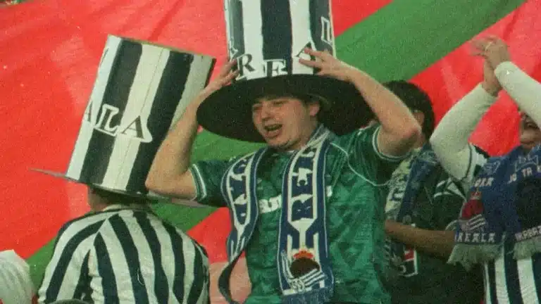 Homenaje a Aitor Zabaleta en Anoeta, aficionado de la Real Sociedad asesinado en 1998 por un ultra del Frente Atlético, cuya memoria planea sobre la final de Copa de 2026