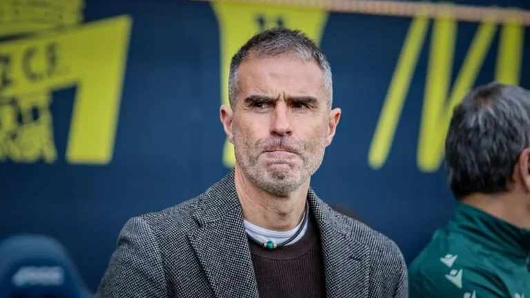 Gaizka Garitano en rueda de prensa tras la derrota del Cádiz ante el Real Zaragoza en el Nuevo Mirandilla donde admitió que el equipo está bloqueado y que mañana hablará con el club sobre su continuidad