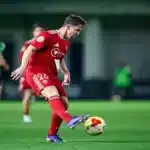 Isra Domínguez con la camiseta del Sevilla Atlético durante el derbi de filiales, jugador en el radar del Cádiz para el próximo verano