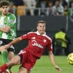 César Azpilicueta durante el derbi ante el Betis por LaLiga