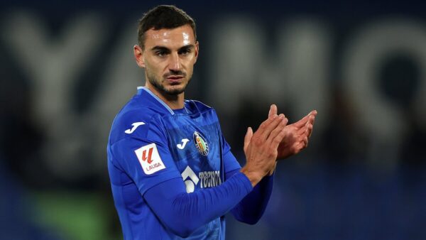 Juan Iglesias, lateral polivalente del Getafe CF, durante un partido de LaLiga EA Sports en el Coliseum Alfonso Pérez