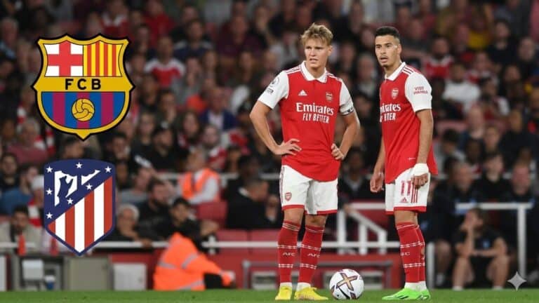 Martin Ødegaard y Gabriel Martinelli con la camiseta del Arsenal FC, señalados como posibles objetivos del Atlético de Madrid y el FC Barcelona para el mercado de verano