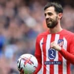 Montaje de Bernardo Silva con la camiseta del Atlético de Madrid. El portugués podría quedar libre del City y lo buscan en el Metropolitano