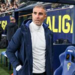 Gaizka Garitano, entrenador del Cádiz CF, durante un partido de LaLiga Hypermotion en el Nuevo Mirandilla