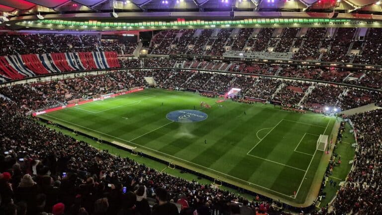 Vista interior del Riyadh Air Metropolitano del Atlético de Madrid durante un partido con la grada llena