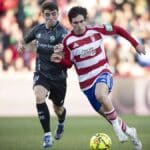 Pedro Alemañ, centrocampista del Granada CF, durante un partido de LaLiga Hypermotion esta temporada