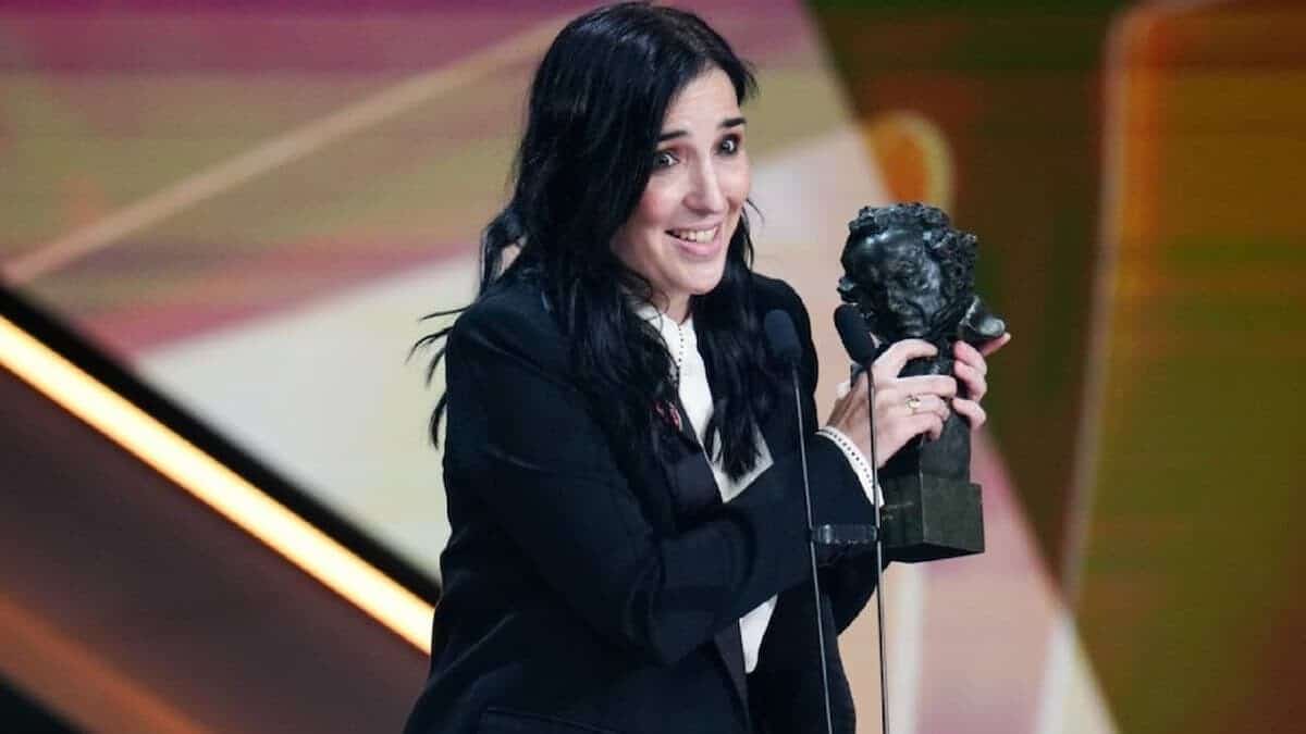 Alauda Ruiz de Azua recogiendo el Premio Goya en la ceremonia celebrada en Barcelona con el Athletic Club como protagonista de su discurso