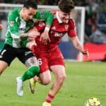 Oso, lateral derecho del Sevilla FC, durante el derbi sevillano ante el Real Betis en LaLiga