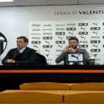 Carlos Corberán entrenador del Valencia CF en la sala de prensa de Mestalla Terra de Valentia tras la victoria por 3-2 ante el Deportivo Alavés en la jornada 27 de LaLiga con la remontada completada en el minuto 97