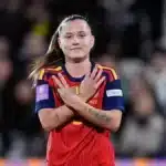 Claudia Pina celebra su doblete con sus compañeras de la selección española femenina tras el 2-0 ante Islandia en el estadio Castalia de Castellón