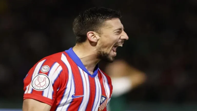 Jugador del Atlético de Madrid celebra un gol en el Metropolitano
