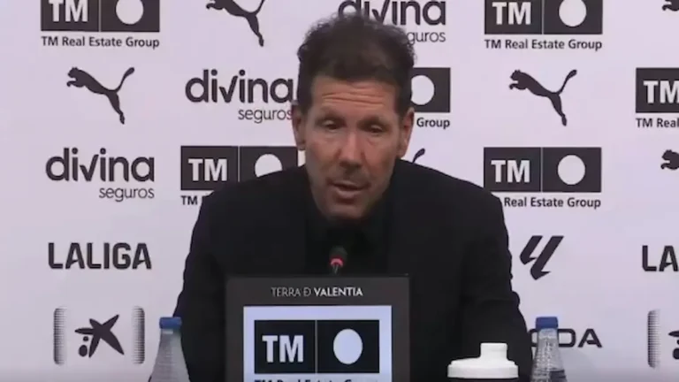Diego Pablo Simeone en rueda de prensa tras el partido ante el Valencia en Mestalla