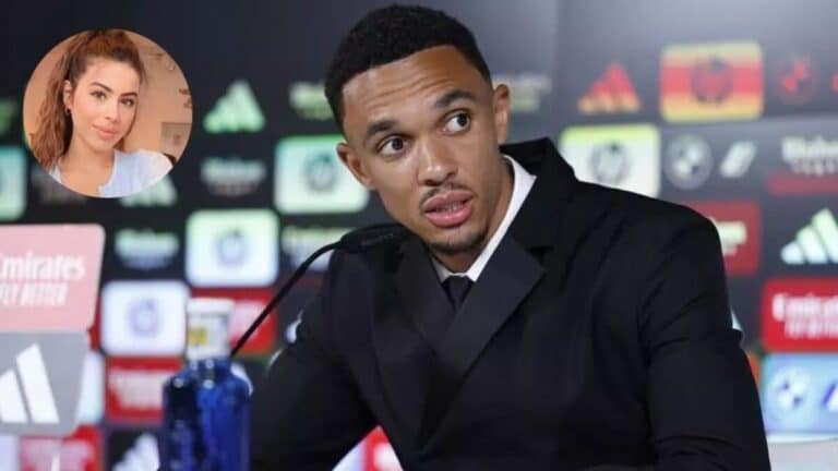 Trent Alexander-Arnold, lateral derecho del Real Madrid, durante su presentación como jugador del club en el Santiago Bernabéu, donde pronunció un discurso en español tras cinco meses de clases con su profesora Sara Duque