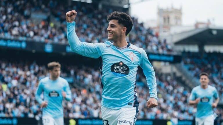 Hugo Álvarez, delantero ourensano del RC Celta de Vigo, celebra un gol en Balaídos durante su mejor tramo de la temporada 2025-26, en la que ha sido titular en seis de los últimos siete partidos de LaLiga