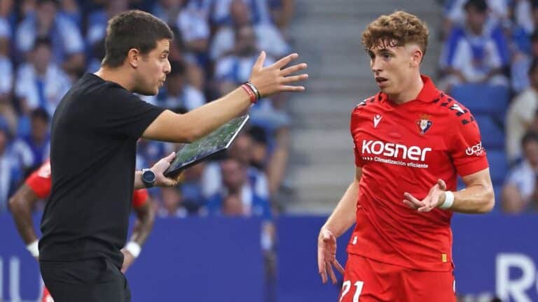 Víctor Muñoz, extremo del Osasuna, cuya lesión en el sóleo fue calificada como leve por su entrenador Alessio Lisci, que confirmó que el Mundial no peligra y que el jugador podría volver antes de que acabe la temporada