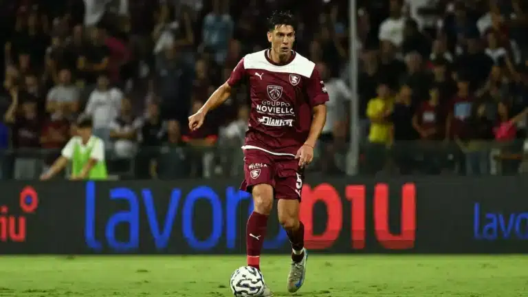 Galo Capomaggio durante un partido con la camiseta de la US Salernitana en la Serie C italiana