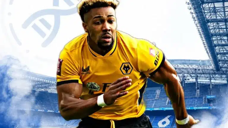 Adama Traoré, con la camiseta del Wolverhampton, encara a un rival en plena carrera