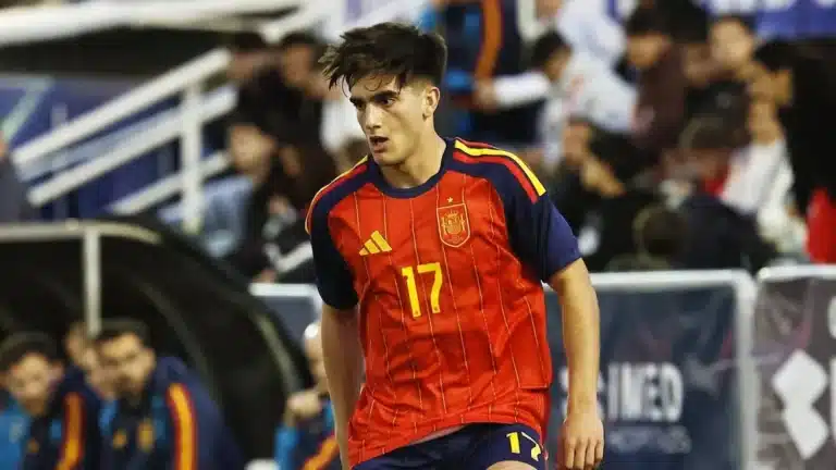 José Antonio Morante celebra un gol con la selección española sub-19 durante el Europeo de Gales