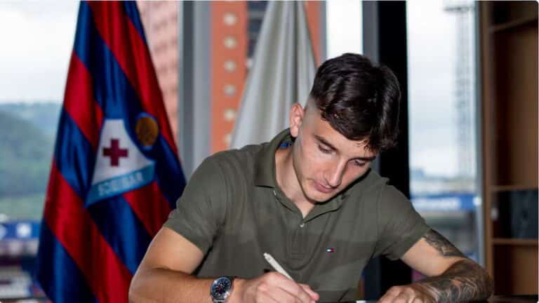 Eric Pérez, extremo de Ermua formado en la cantera del SD Eibar, se incorpora al primer equipo armero para la temporada 2026/27 con el dorsal número 19