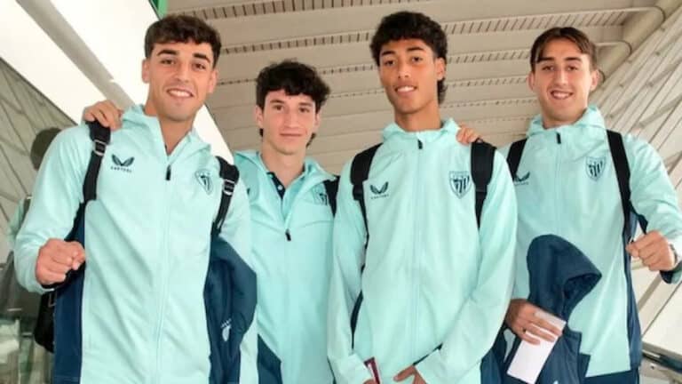 El Athletic Club incorpora a cuatro jugadores del filial al entrenamiento con el primer equipo, con Canales, Guruzeta y Vivian como bajas en la sesión previa al partido ante el Atlético de Madrid