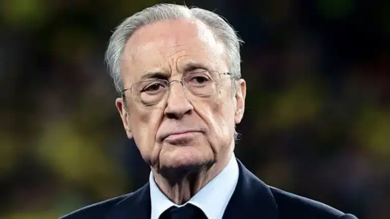 Florentino Pérez, con gesto serio, durante un acto del Real Madrid