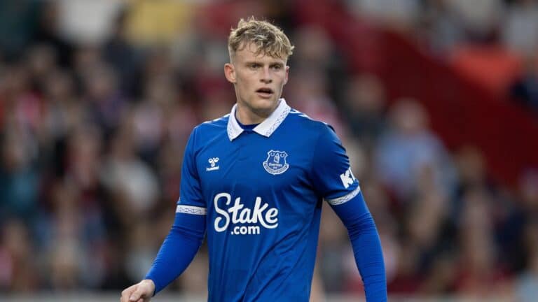Jarrad Branthwaite, defensor del Everton, durante un partido de Premier League