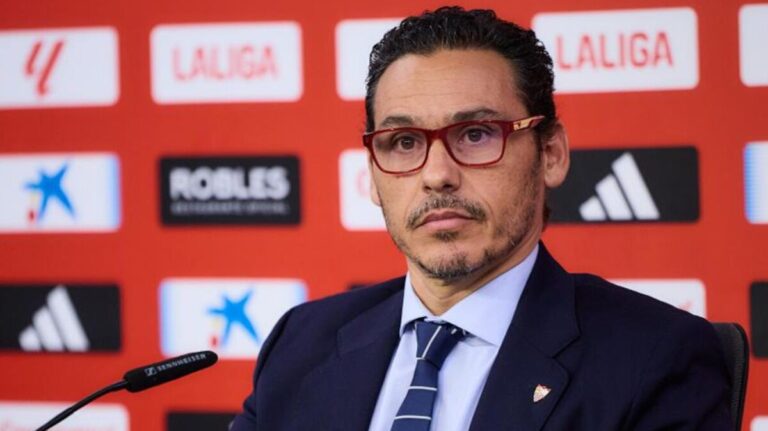 El Sevilla FC ha reducido su deuda neta de 90 a 60 millones de euros este verano, con gastos del club bajados de 265 a 135 millones y un gasto de plantilla que cayó de 193 a 72 millones desde 2024