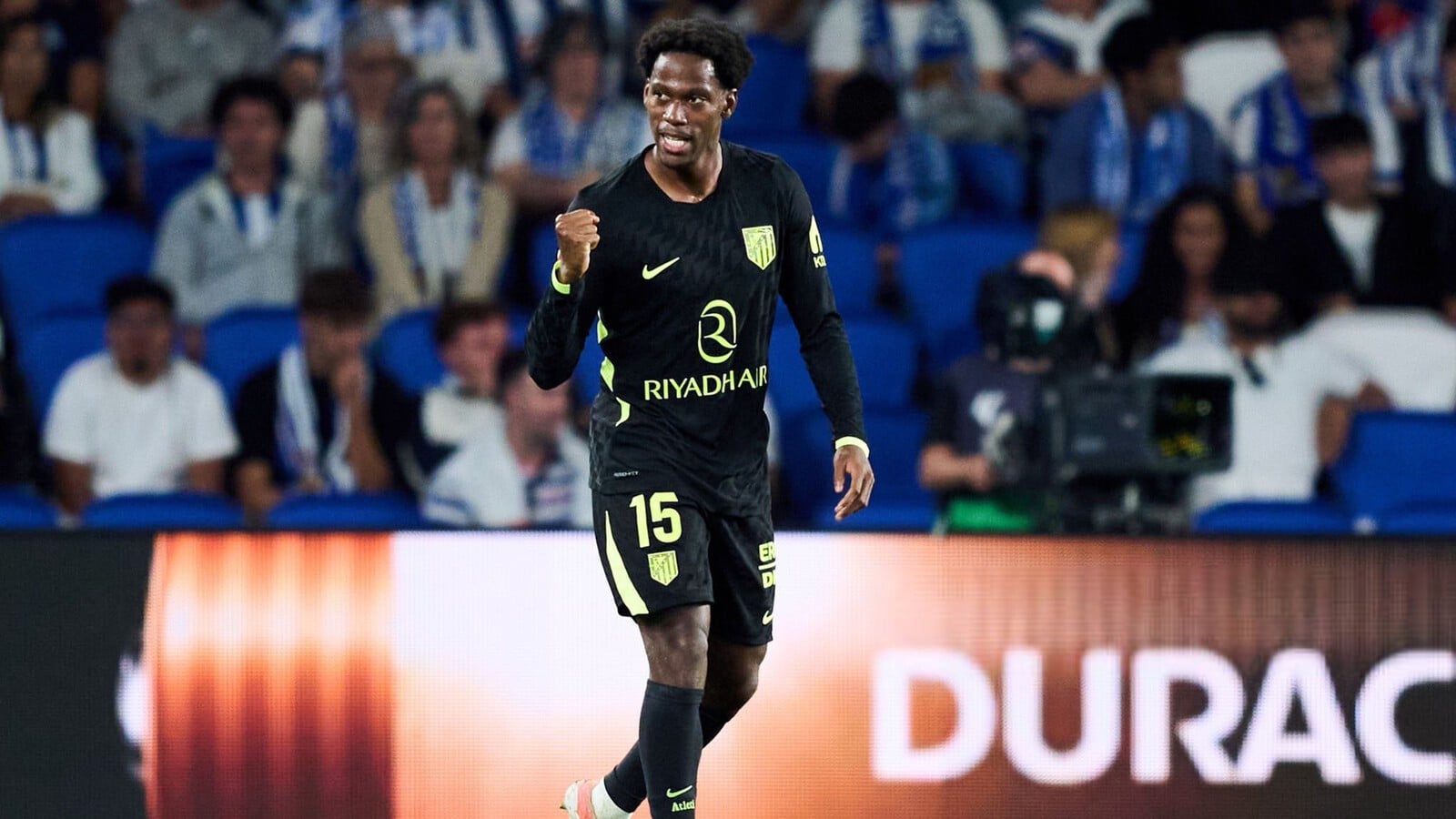Jonathan David celebra un gol con la camiseta del Atlético de Madrid
