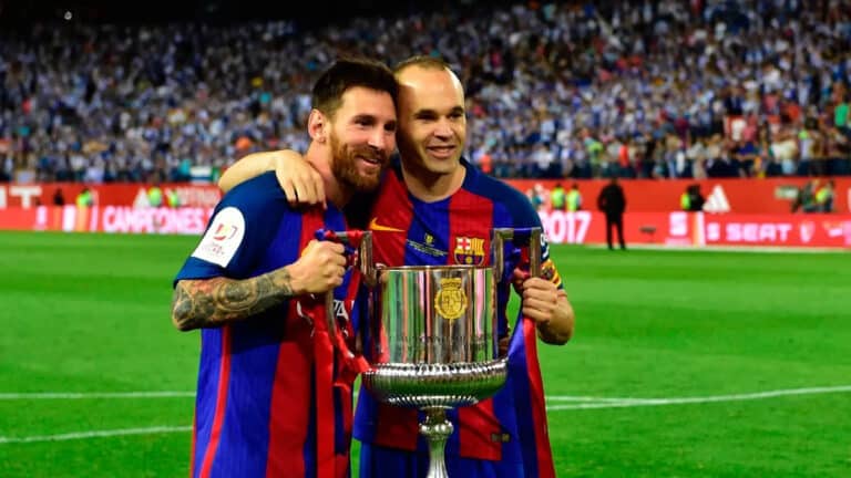 Andrés Iniesta, junto a Leo Messi, ultiman la compra del CD Eldense, lo que convertiría al futbolista de Fuentealbilla en propietario de un rival directo del Albacete Balompié en Segunda División