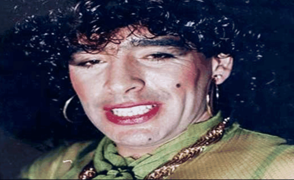 Fotografía de Maradona vestido de mujer / Agencias