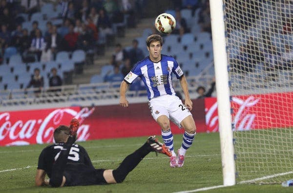 Pablo Hervías anotando el único gol de la Real frente al Getafe. Foto: Agencias.